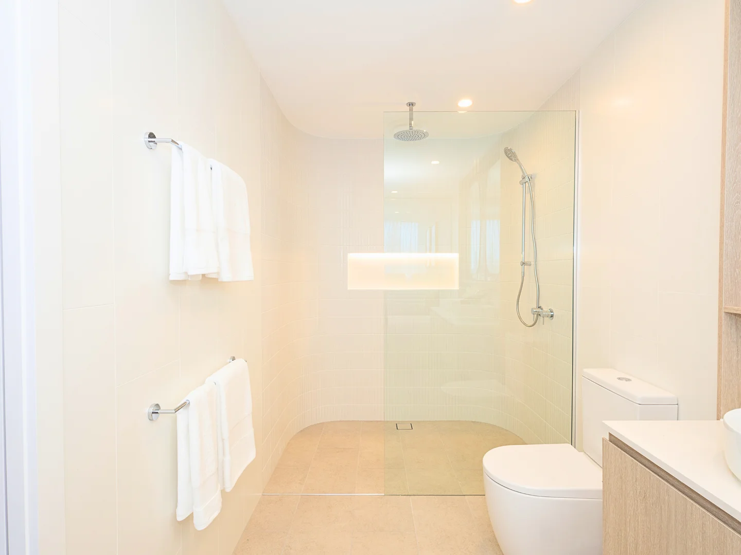 Additional image 16 of 402/180 Marine Parade, Labrador QLD 4215