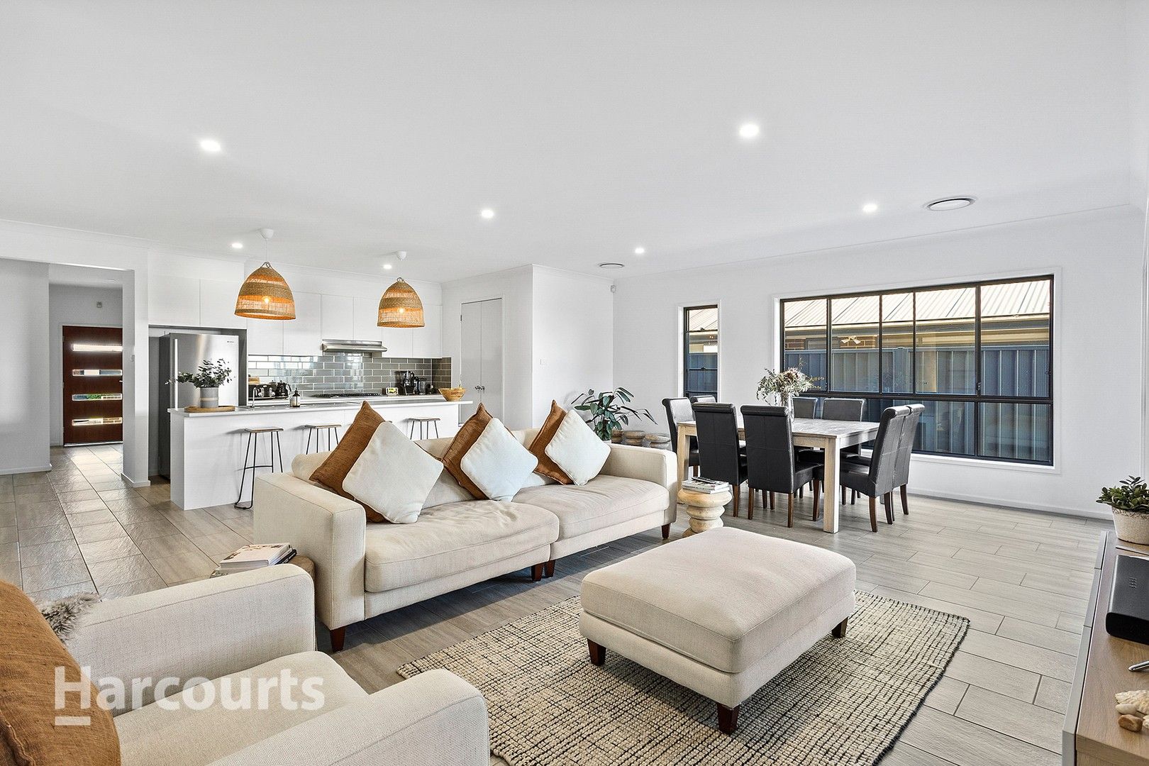 4 bedrooms House in 18 Meander Drive CALDERWOOD NSW, 2527