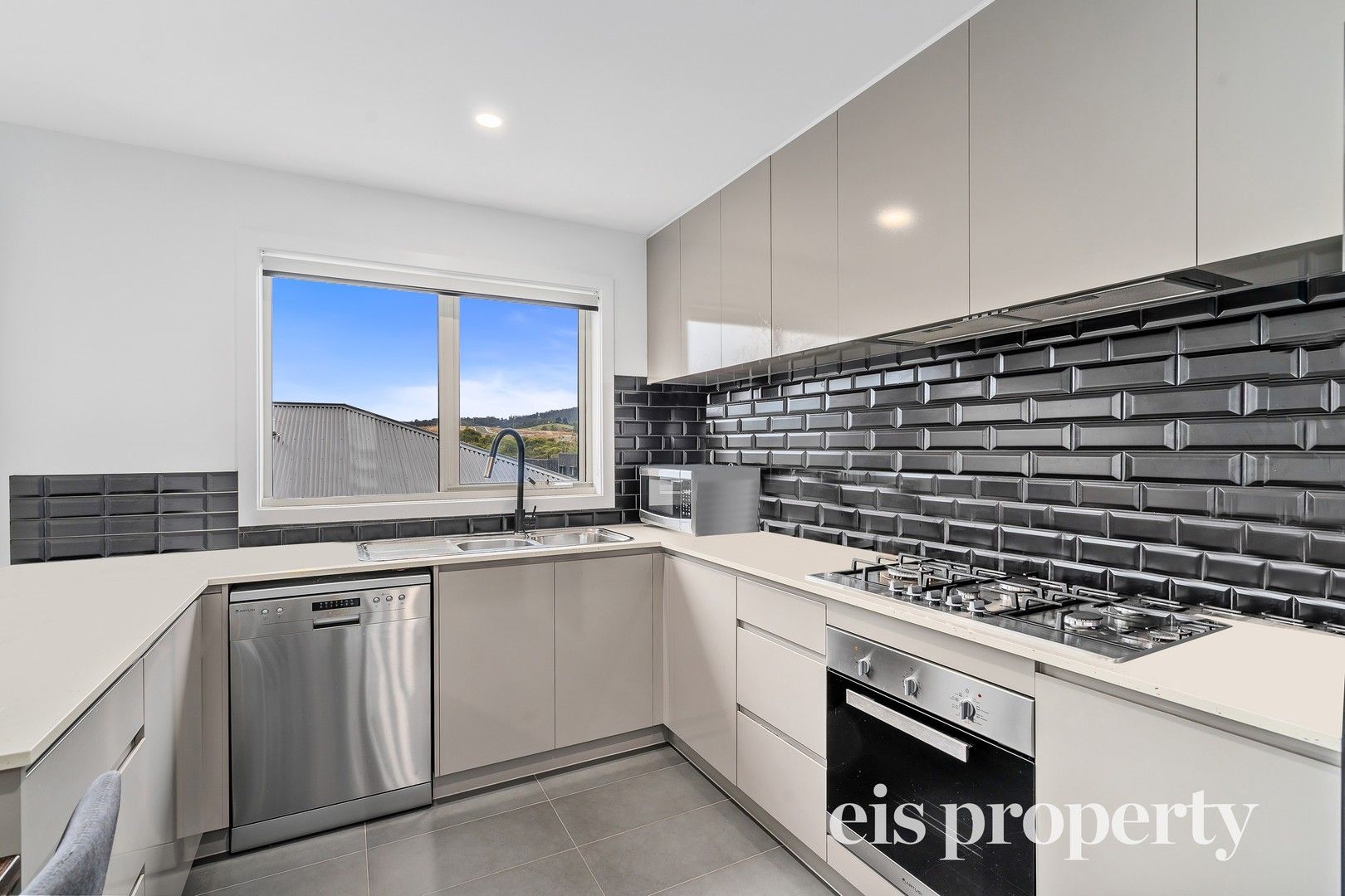 45 Vivian Drive, Rokeby TAS 7019 House For Rent 600 Domain