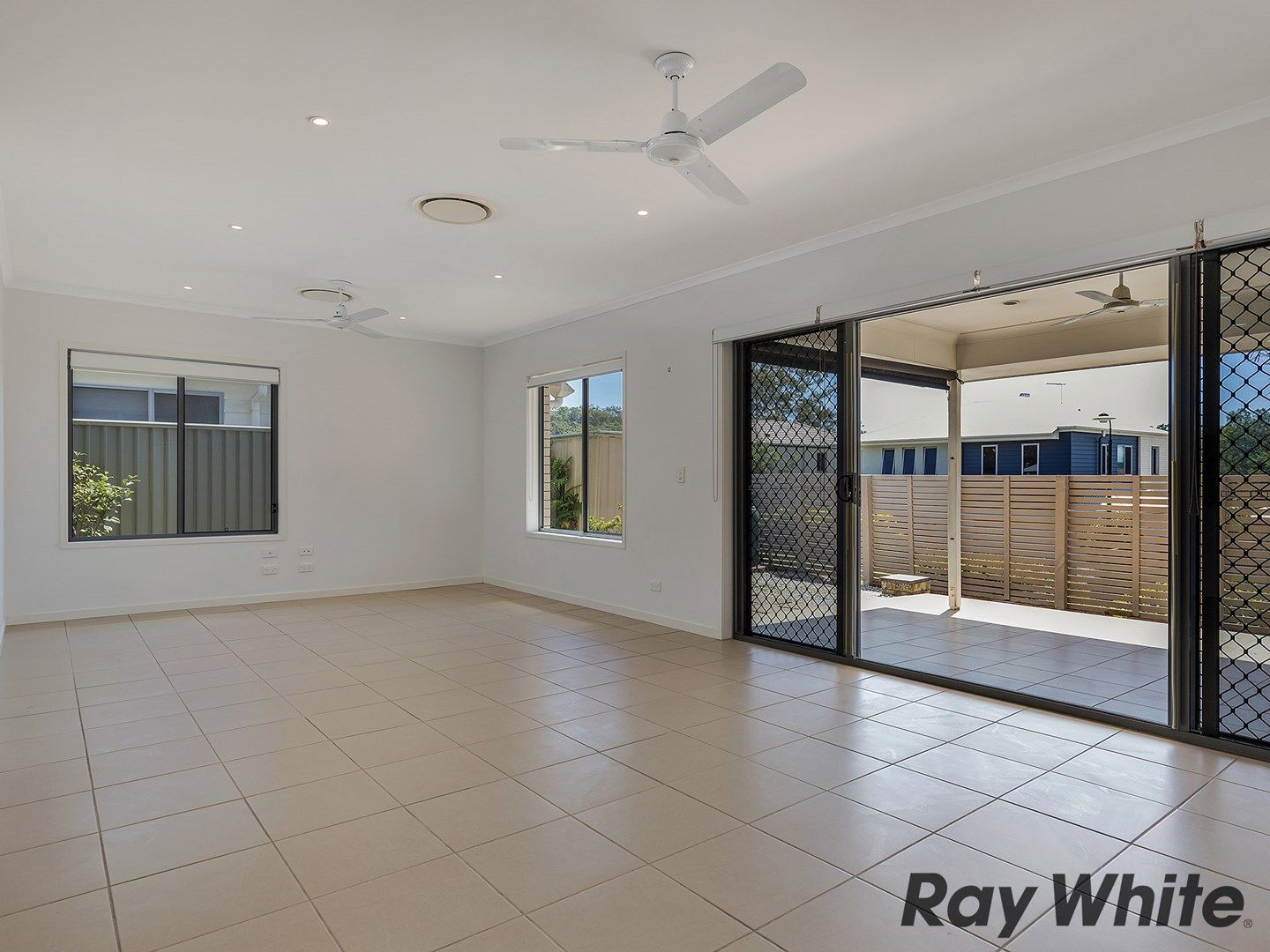 18 Hillside Circuit, Chermside West QLD 4032, Image 2