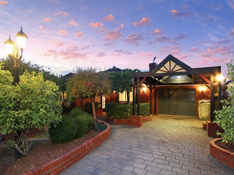 3 bedrooms House in 5 Lemco Walk DELAHEY VIC, 3037