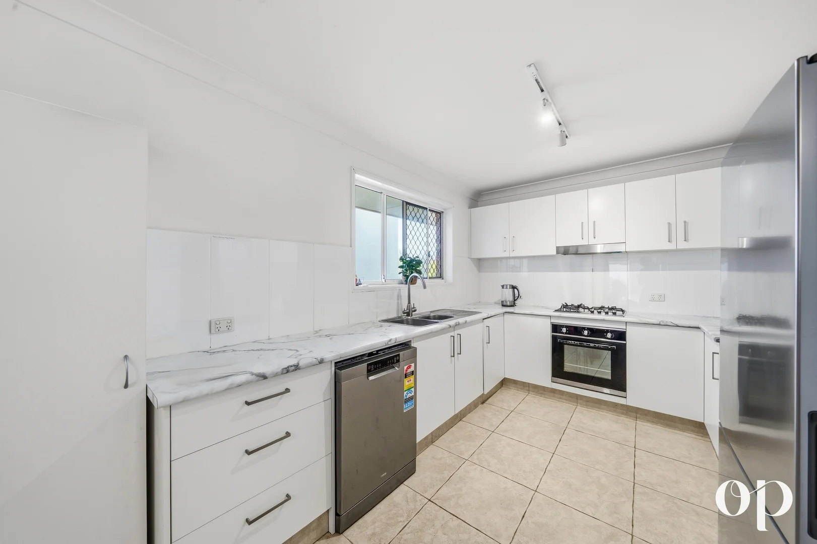 Additional image 20 of 30-32 Columbine Way, Gaven QLD 4211