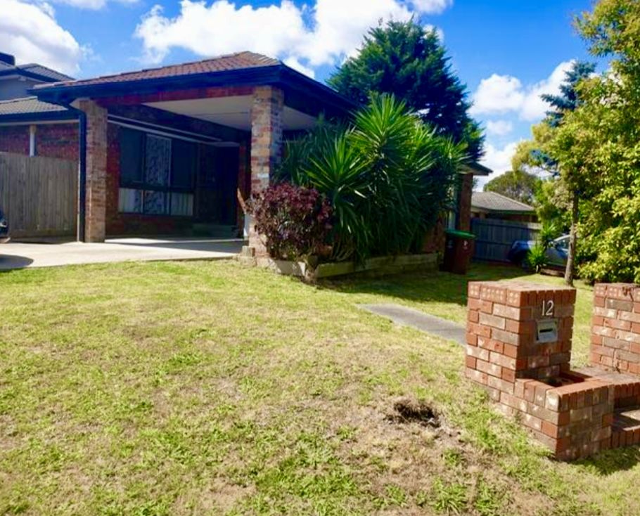 3 bedrooms House in 12 Shetland Street ENDEAVOUR HILLS VIC, 3802