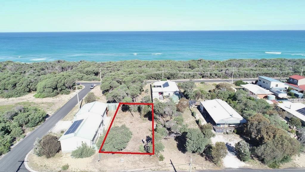 3 Beachcomber Road, Golden Beach VIC 3851, Image 0