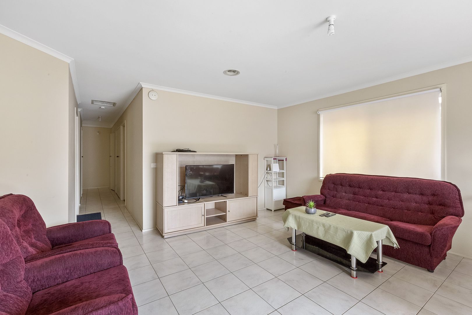 2/9 Gloucester Court, Sydenham VIC 3037, Image 2