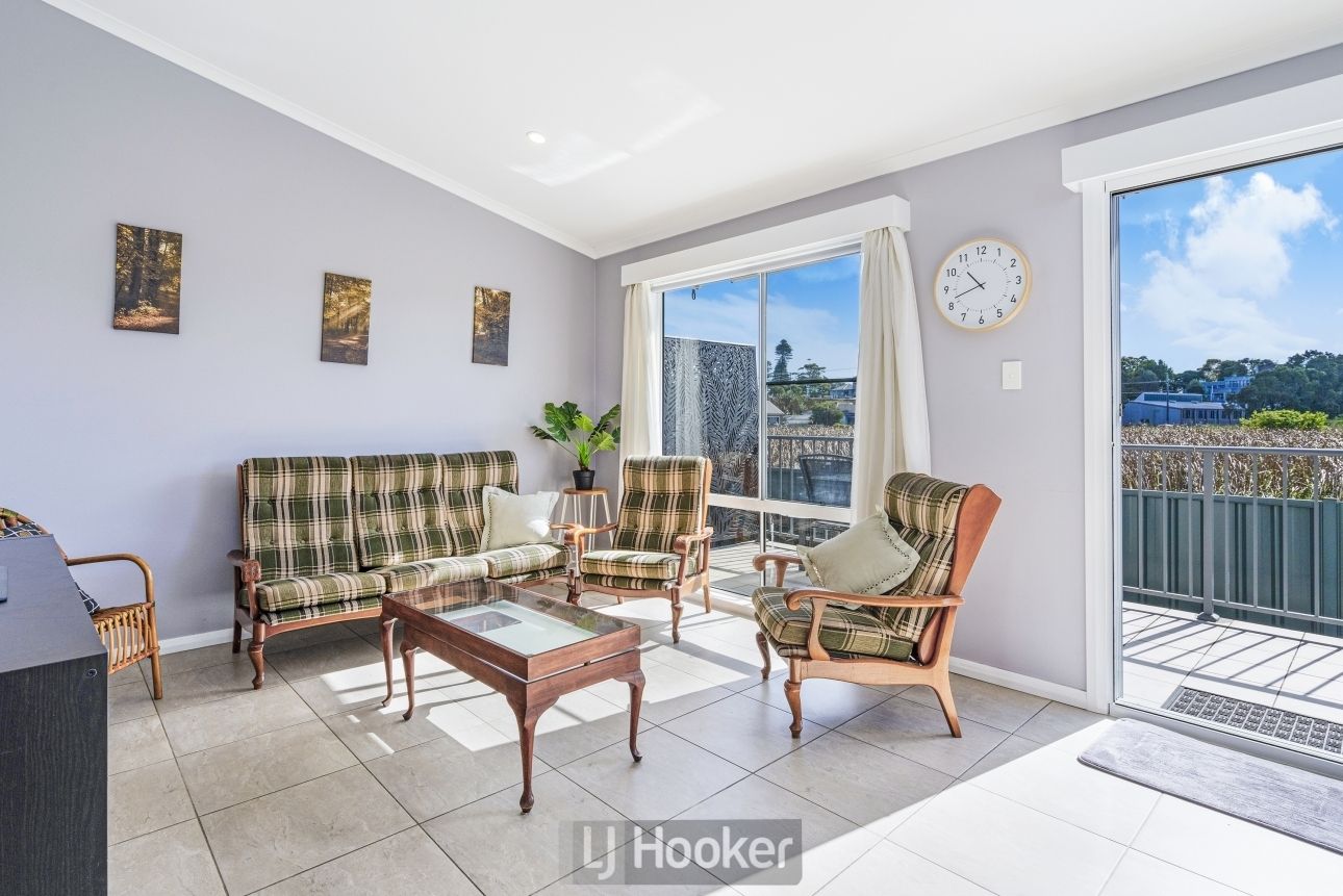 242/687 Pacific Highway, Belmont NSW 2280, Image 2