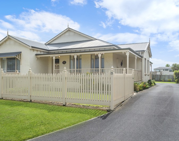 15 Roberts Avenue, Port Fairy VIC 3284