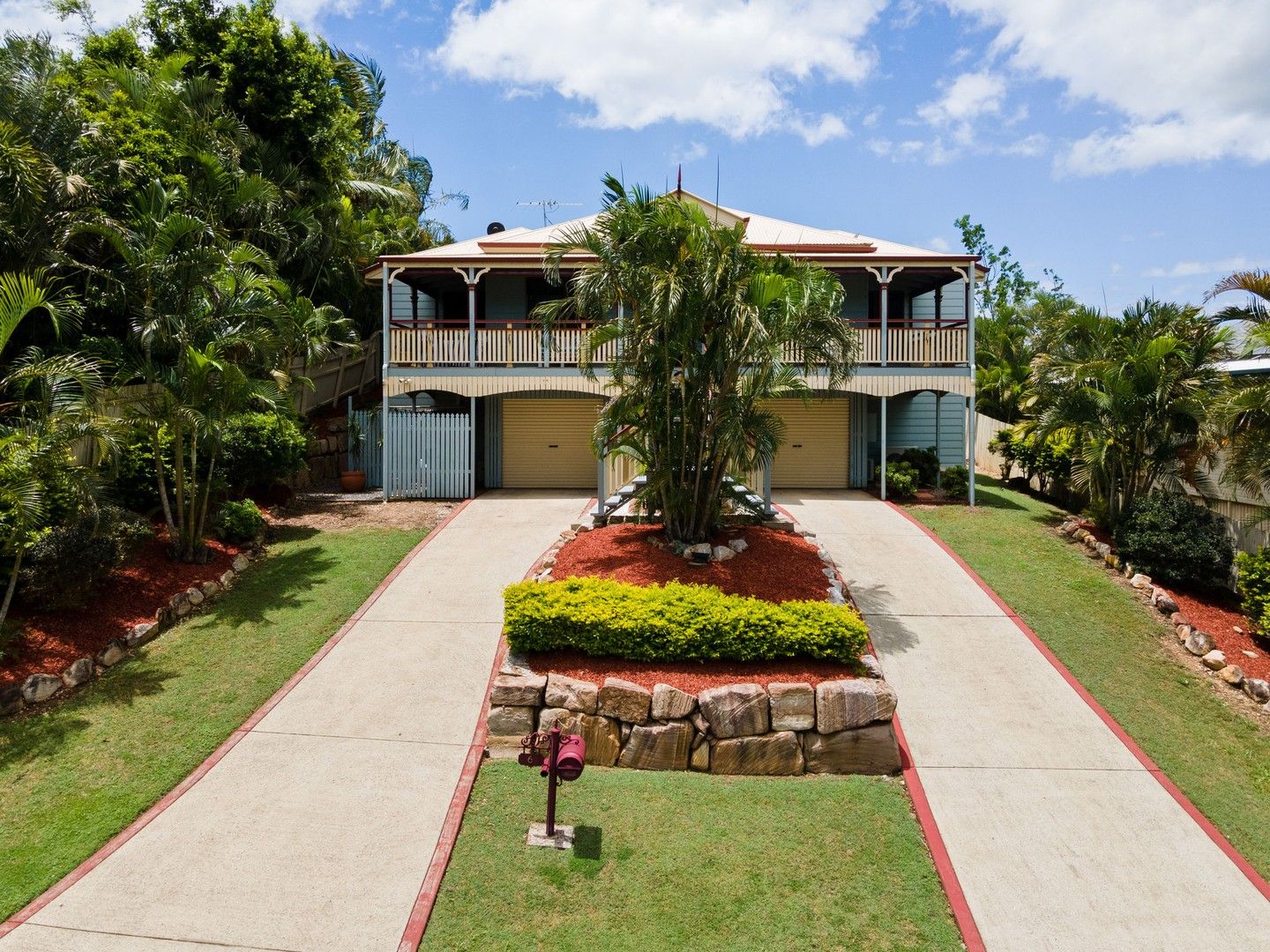 6 bedrooms House in 6 Rothschild Street EATONS HILL QLD, 4037