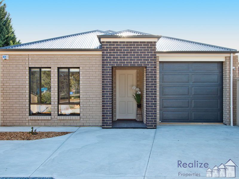 49b Eyre Crescent, Valley View SA 5093, Image 2