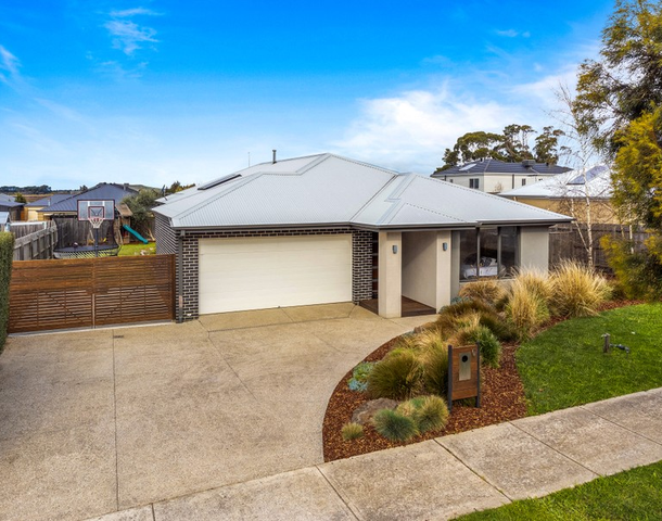 6 Gordon Boulevard, Gisborne VIC 3437