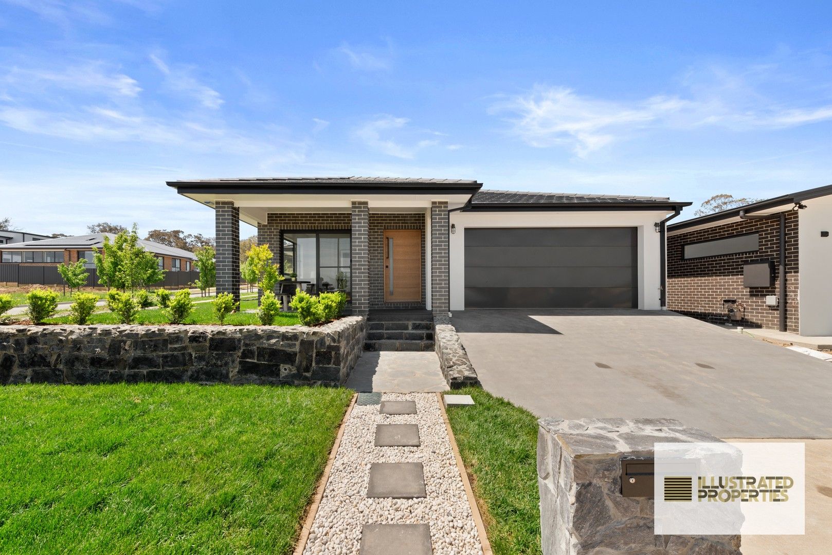 4 bedrooms House in 10 Barramundi Street THROSBY ACT, 2914