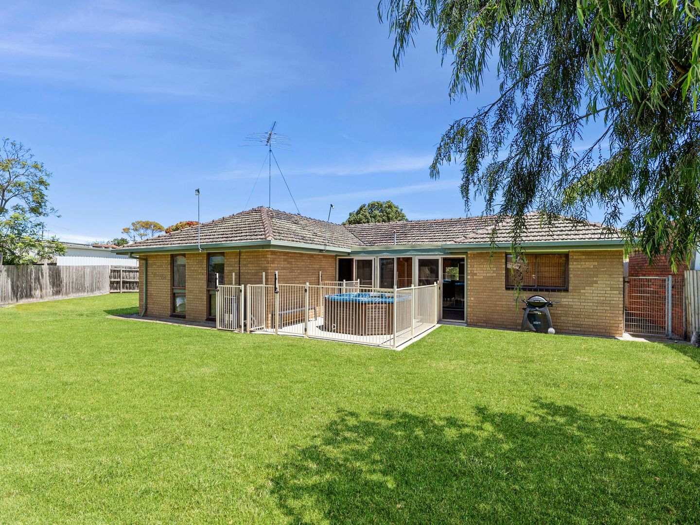 1 Shetland Court, Belmont VIC 3216, Image 2