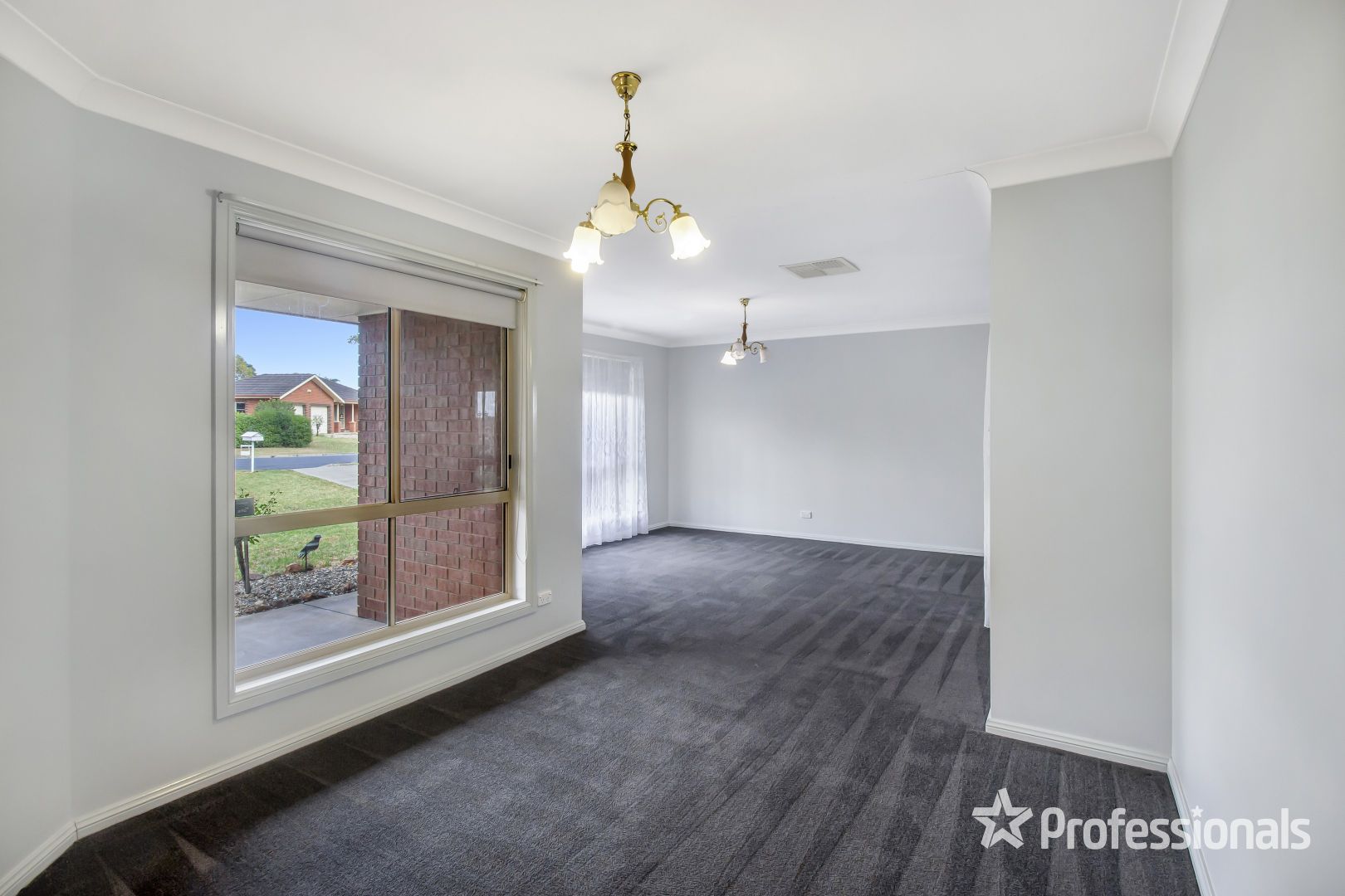 40 Nunkeri Crescent, Glenfield Park NSW 2650, Image 2