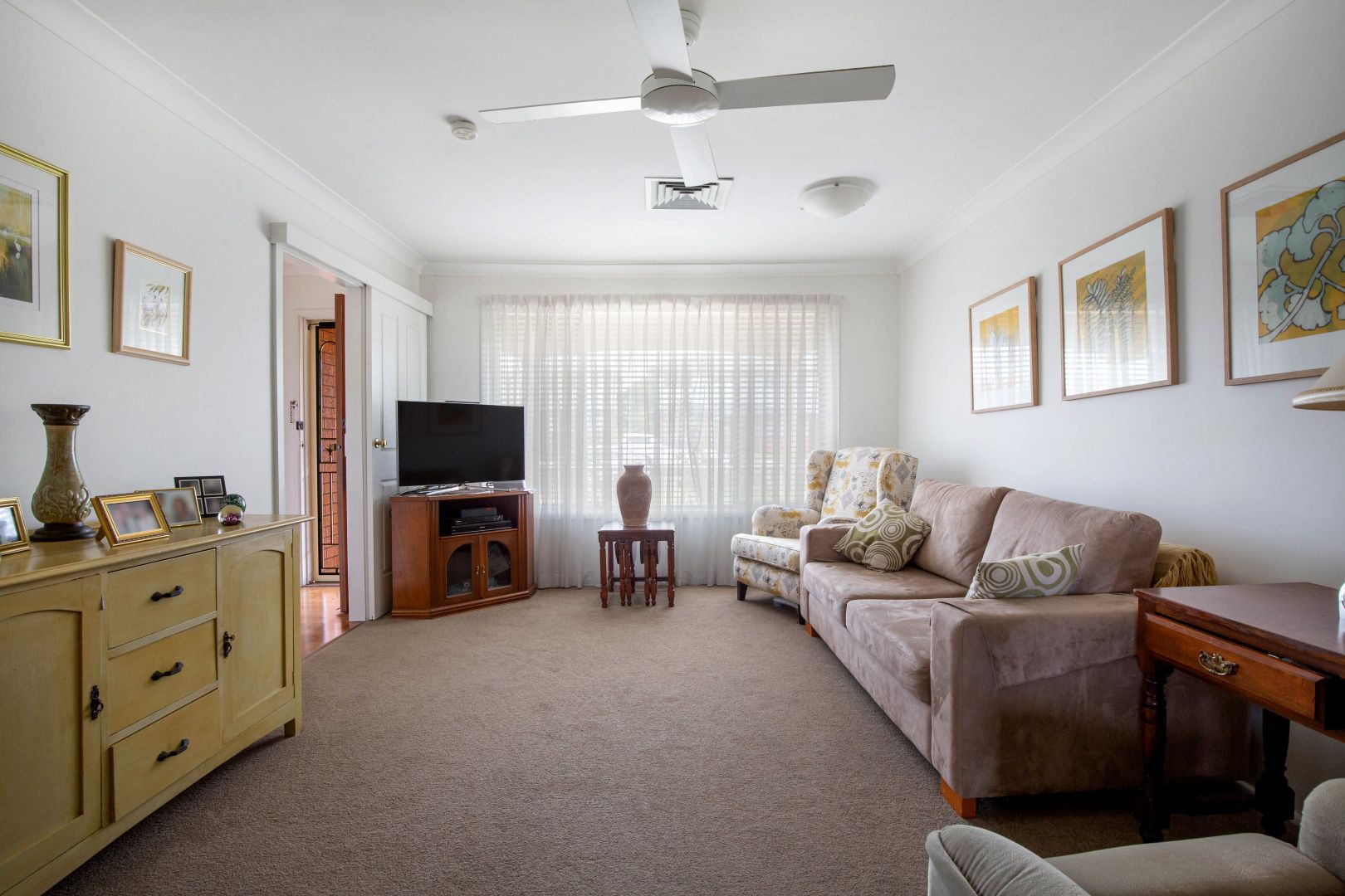 33 Chesterfield Road, South Penrith NSW 2750, Image 2