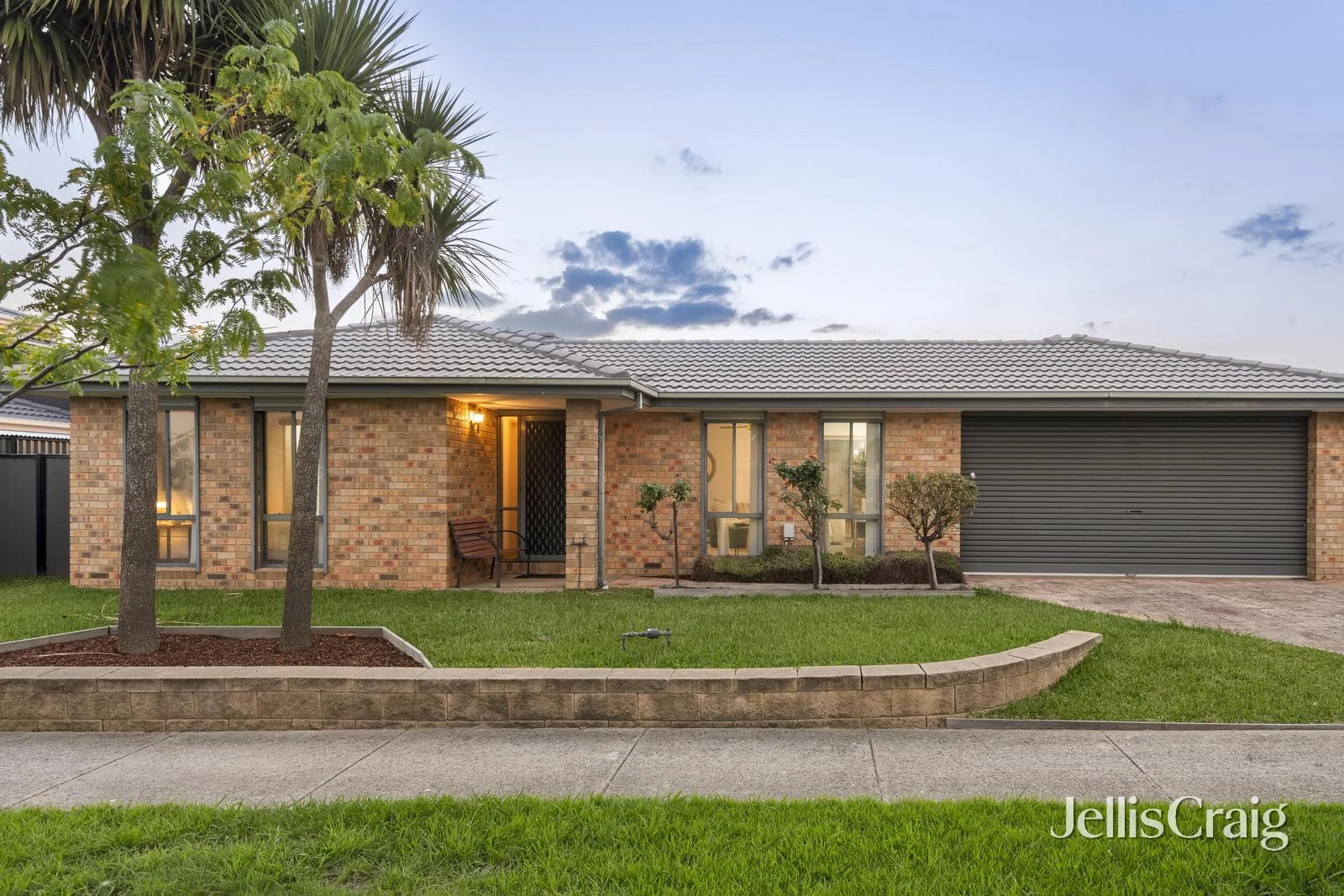 4 Ramsbury Street, Craigieburn VIC 3064