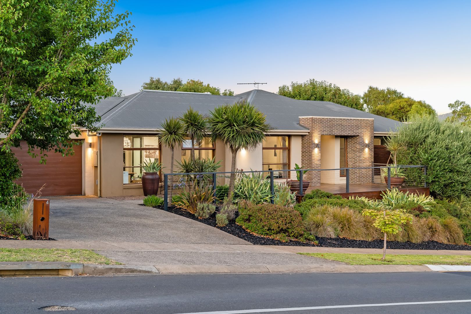 4 Belmont Crescent, Mount Barke Property History & Address Research