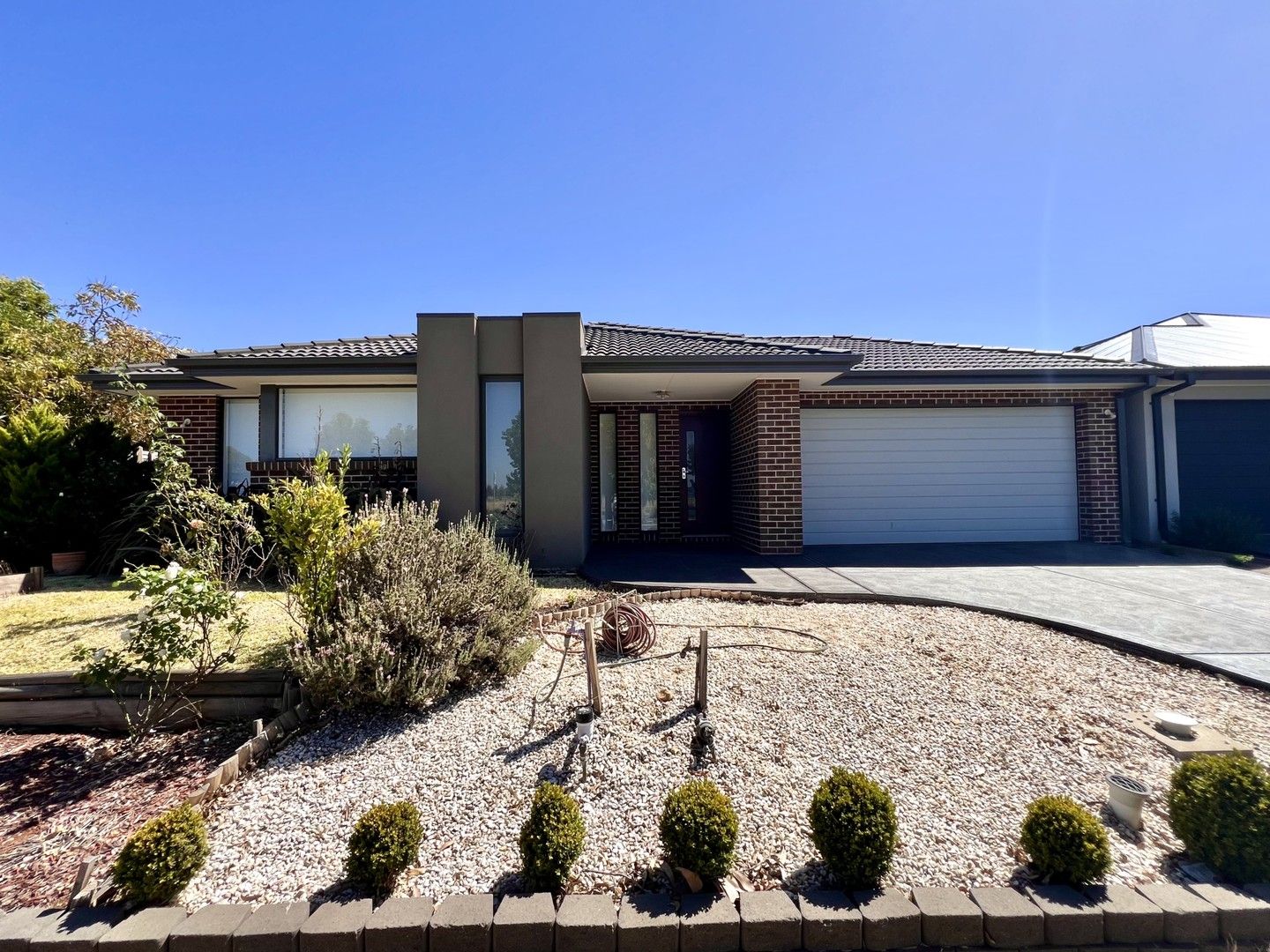 4 bedrooms House in 22 Waterway Boulevard WEIR VIEWS VIC, 3338