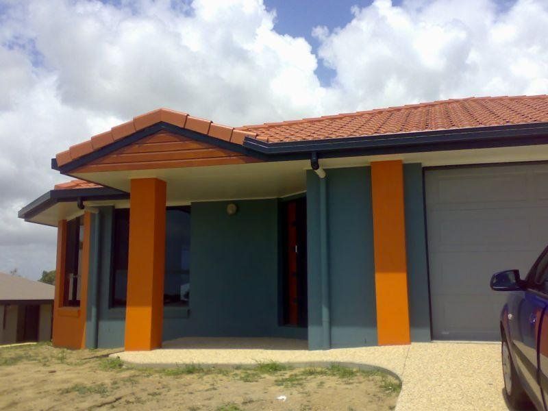 4 bedrooms House in 34 Mulcahy Crescent BLACKS BEACH QLD, 4740