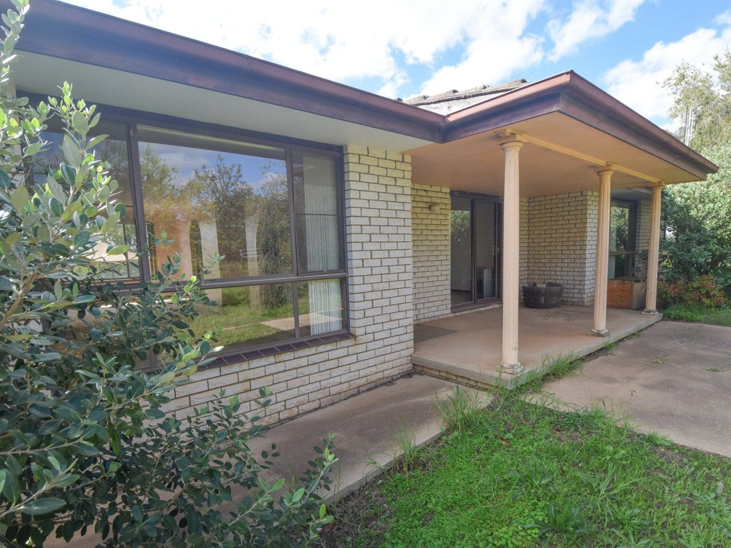 80 Briggs Street, Young NSW 2594