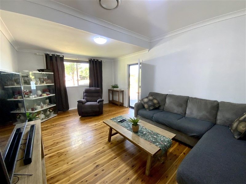 21 Mcdonnell Street, Forbes NSW 2871, Image 2