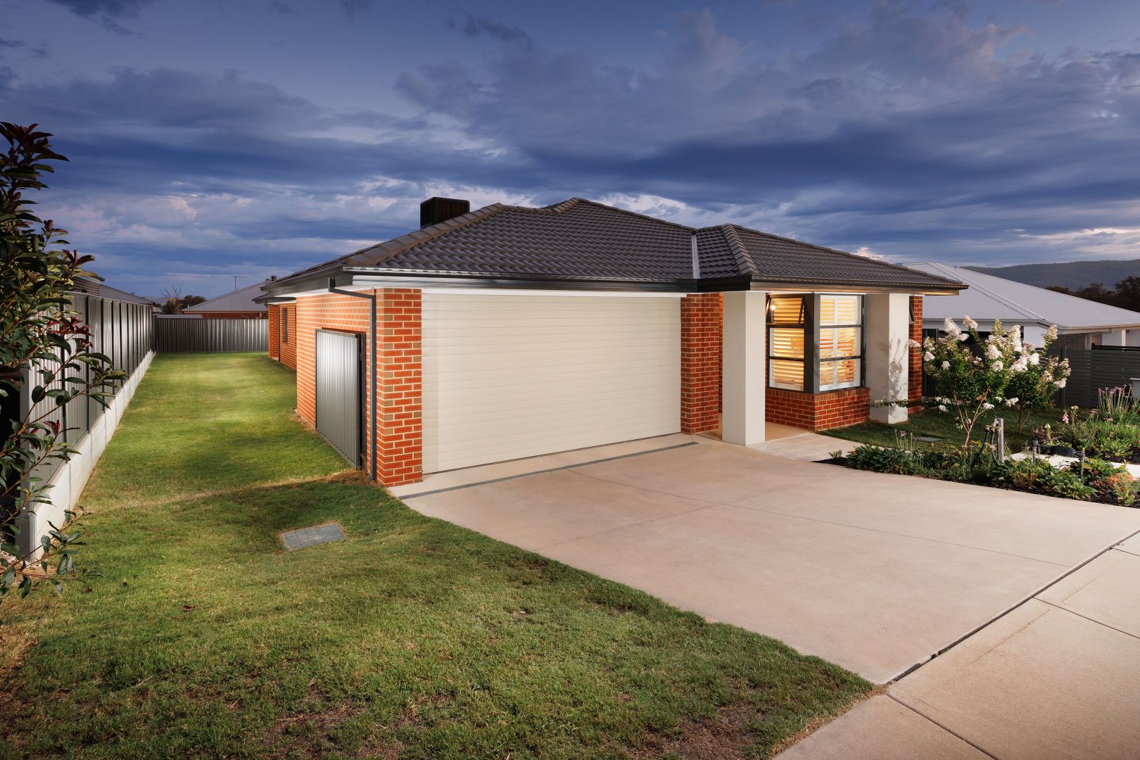 18 Hampshire Boulevard, Leneva VIC 3691, Image 1