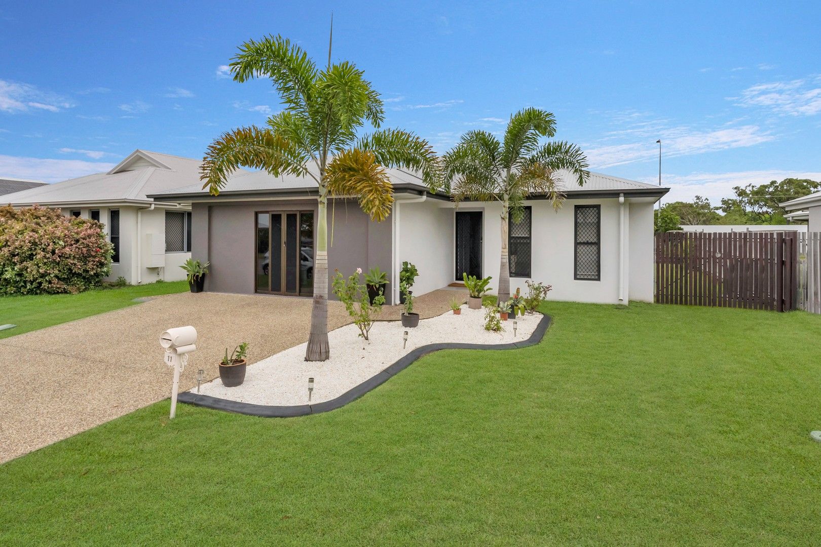 3 bedrooms House in 11 Elbridge Bend MOUNT LOUISA QLD, 4814