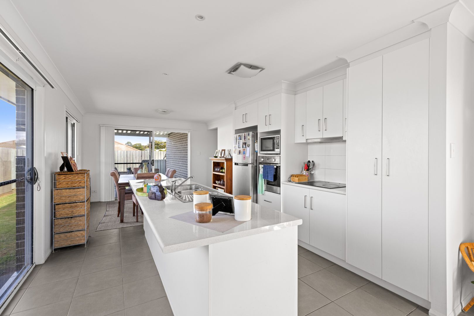 Unit 1/23 Furness Court, Kearneys Spring QLD 4350, Image 2