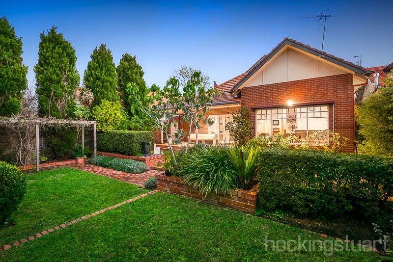 16 Oakwood Avenue, Brighton VIC 3186, Image 1