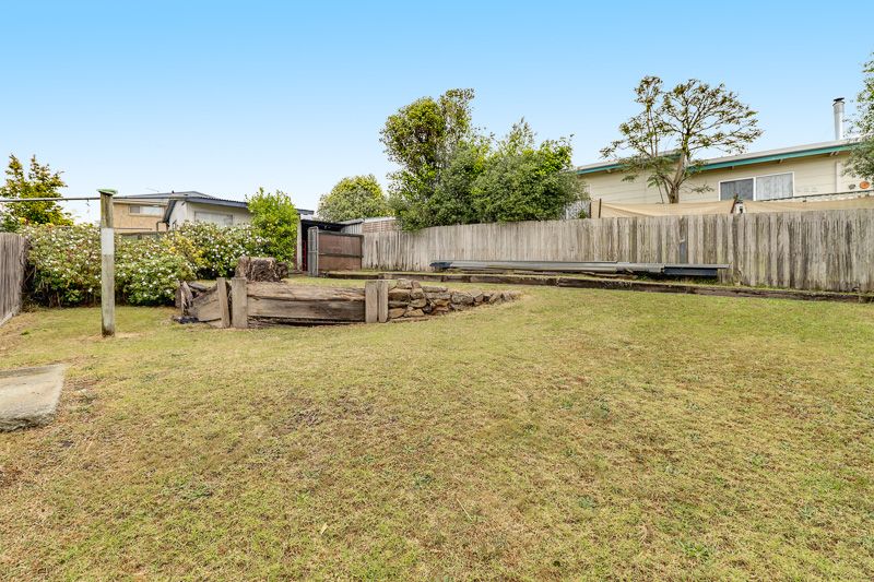 19 West Crescent, Lakes Entrance VIC 3909, Image 2