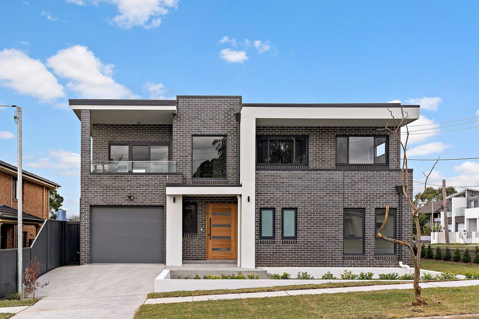 5 bedrooms House in 92 Hampden Road SOUTH WENTWORTHVILLE NSW, 2145