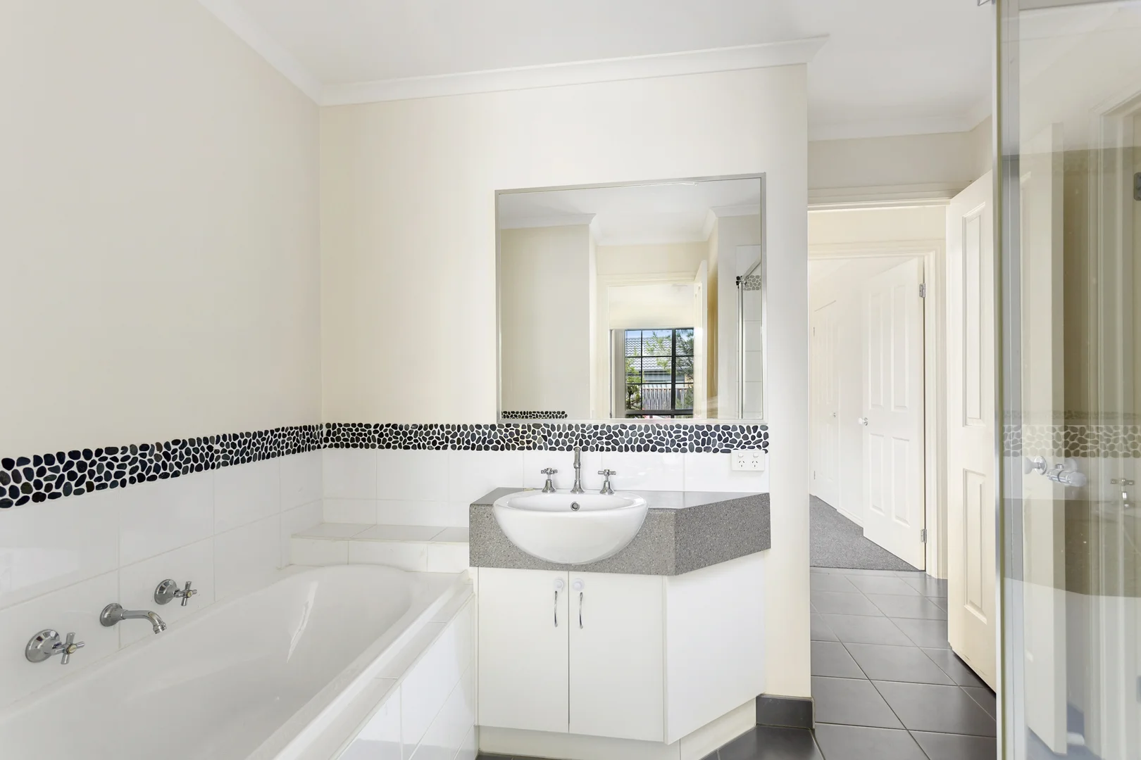 Additional image 5 of 18/7 Syme Road, Pakenham VIC 3810