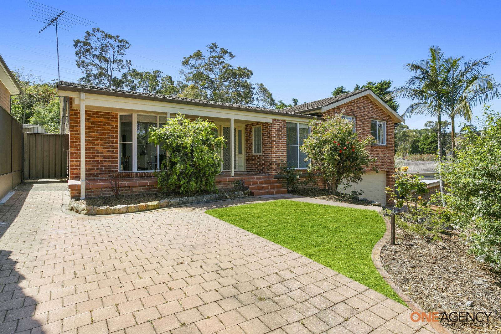 69 Brushwood Drive, Alfords Point NSW 2234, Image 2