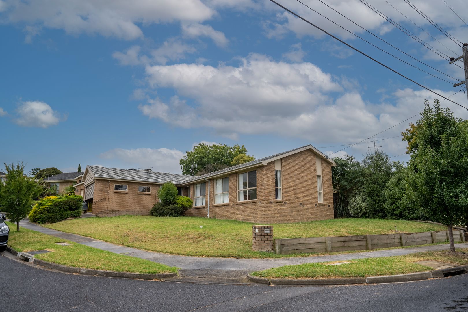 Sold 8 Hertford Road, Doncaster East VIC 3109 on 01 Apr 2021