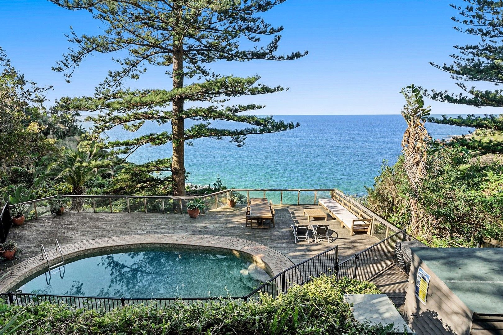 5 bedrooms House in 179 Whale Beach Road WHALE BEACH NSW, 2107