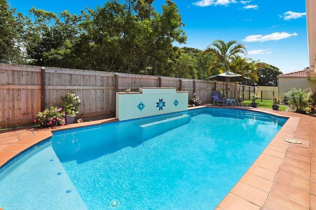 32 Firefly Street, Pelican Waters QLD 4551, Image 2