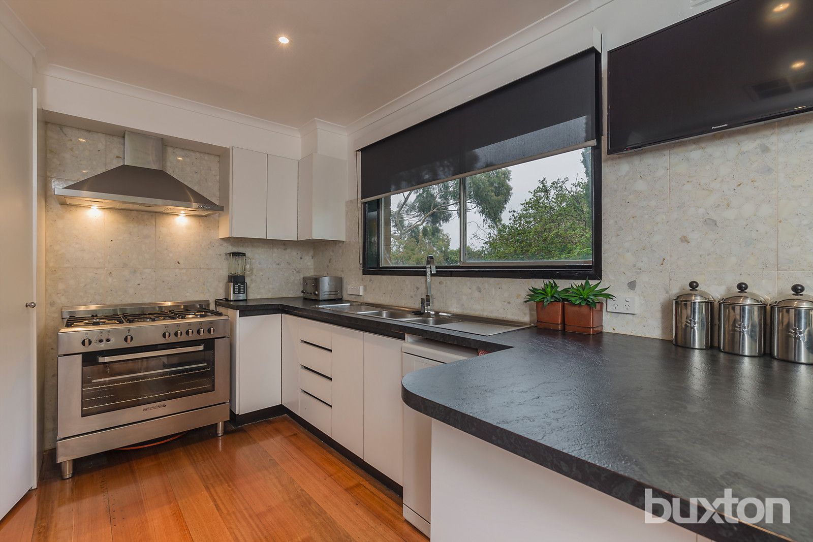 9 Montrose Place, Highton VIC 3216, Image 2