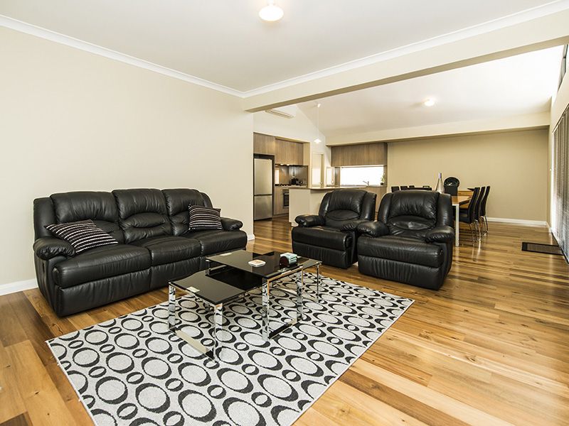 99 Cooper Street, Madeley WA 6065, Image 2