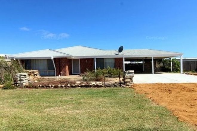 Picture of 32 Illyarrie Street, LEEMAN WA 6514