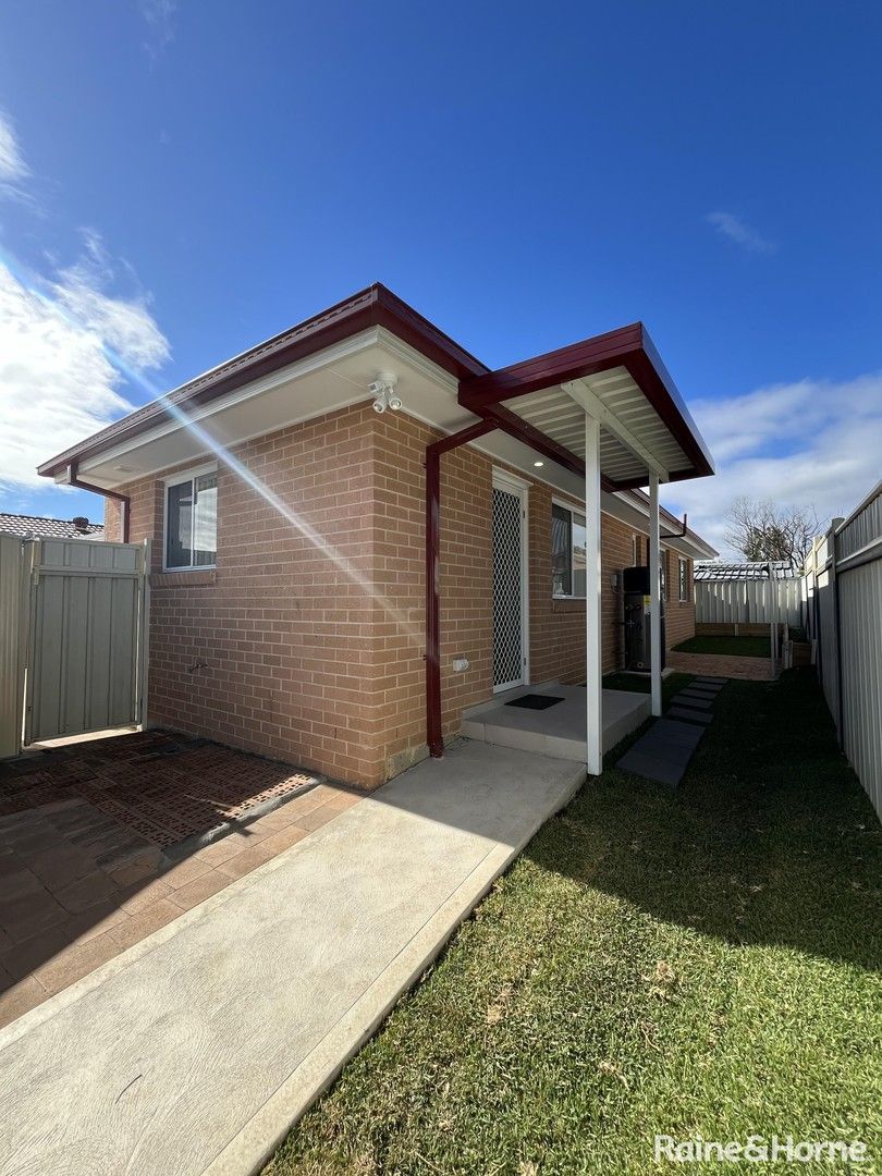 17 Bensley Road, Macquarie Fields NSW 2564, Image 0