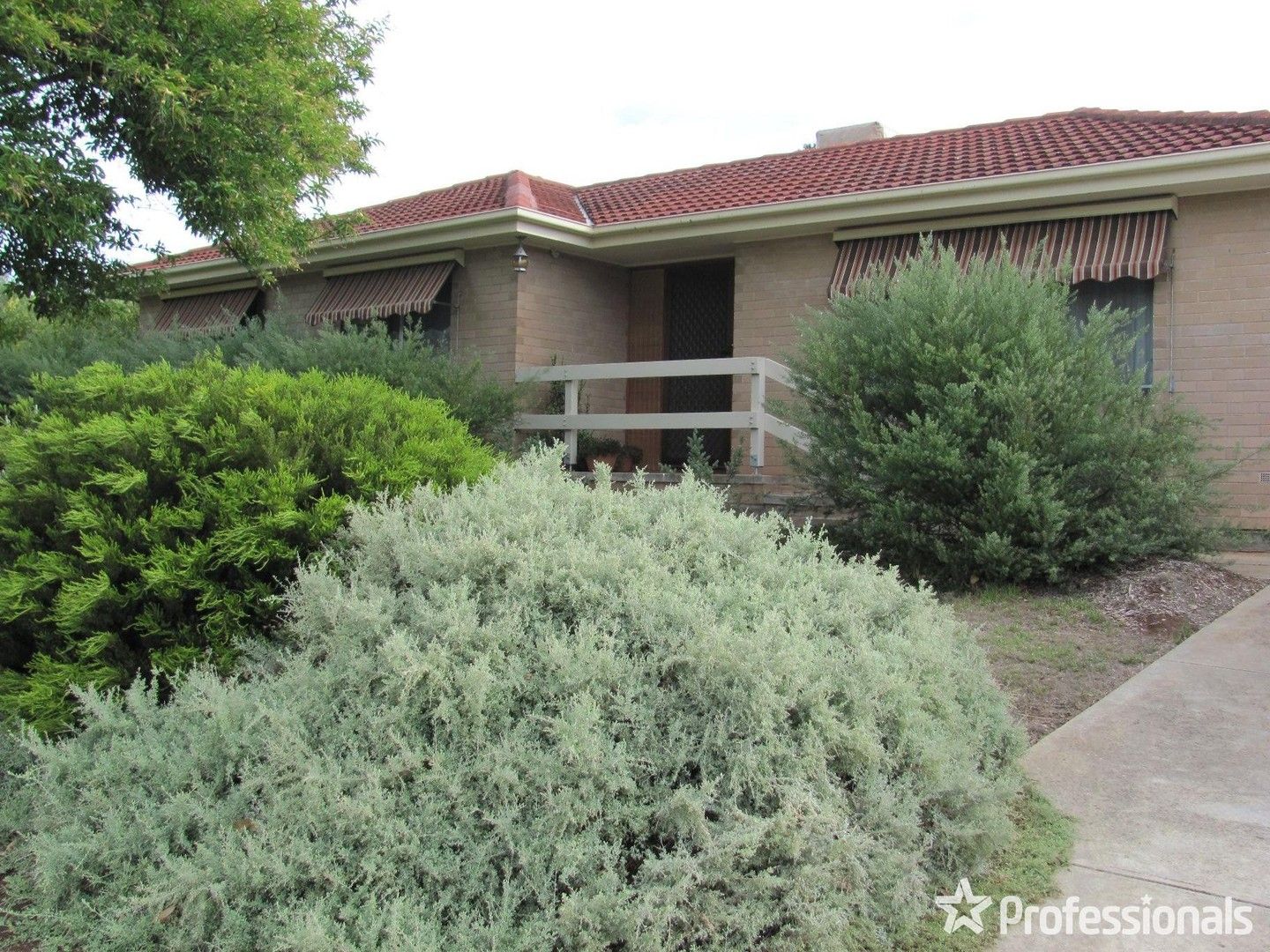 3 bedrooms House in 15 Belinya Court MODBURY NORTH SA, 5092