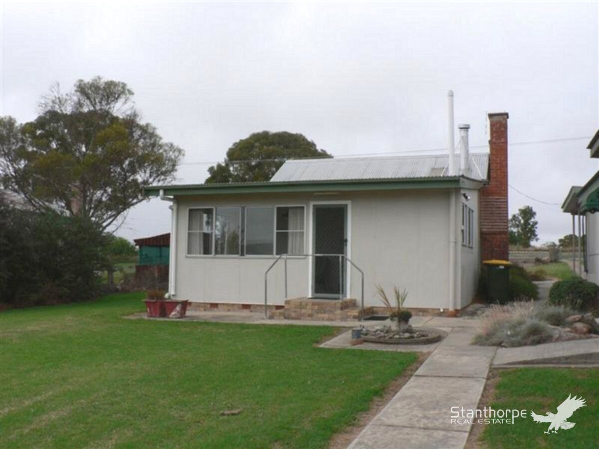 80 Border Street, Wallangarra QLD 4383, Image 2