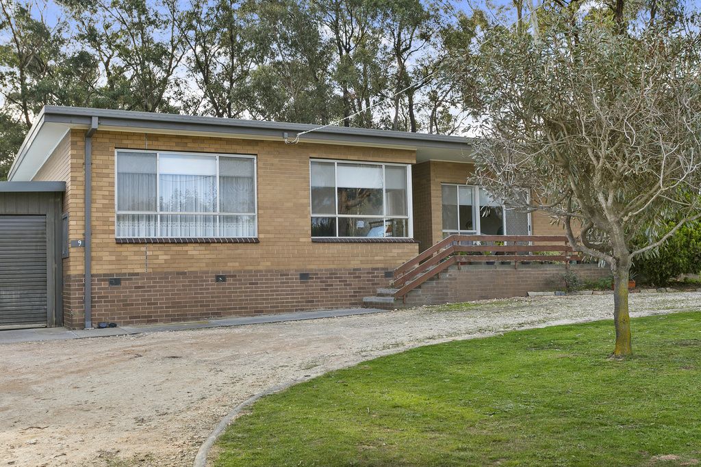 9 Markovich Lane, Junortoun VIC 3551, Image 2