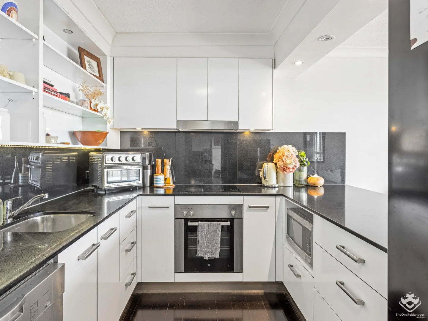 Additional image 4 of ID:21072594/29 Hill Avenue, Burleigh Heads QLD 4220