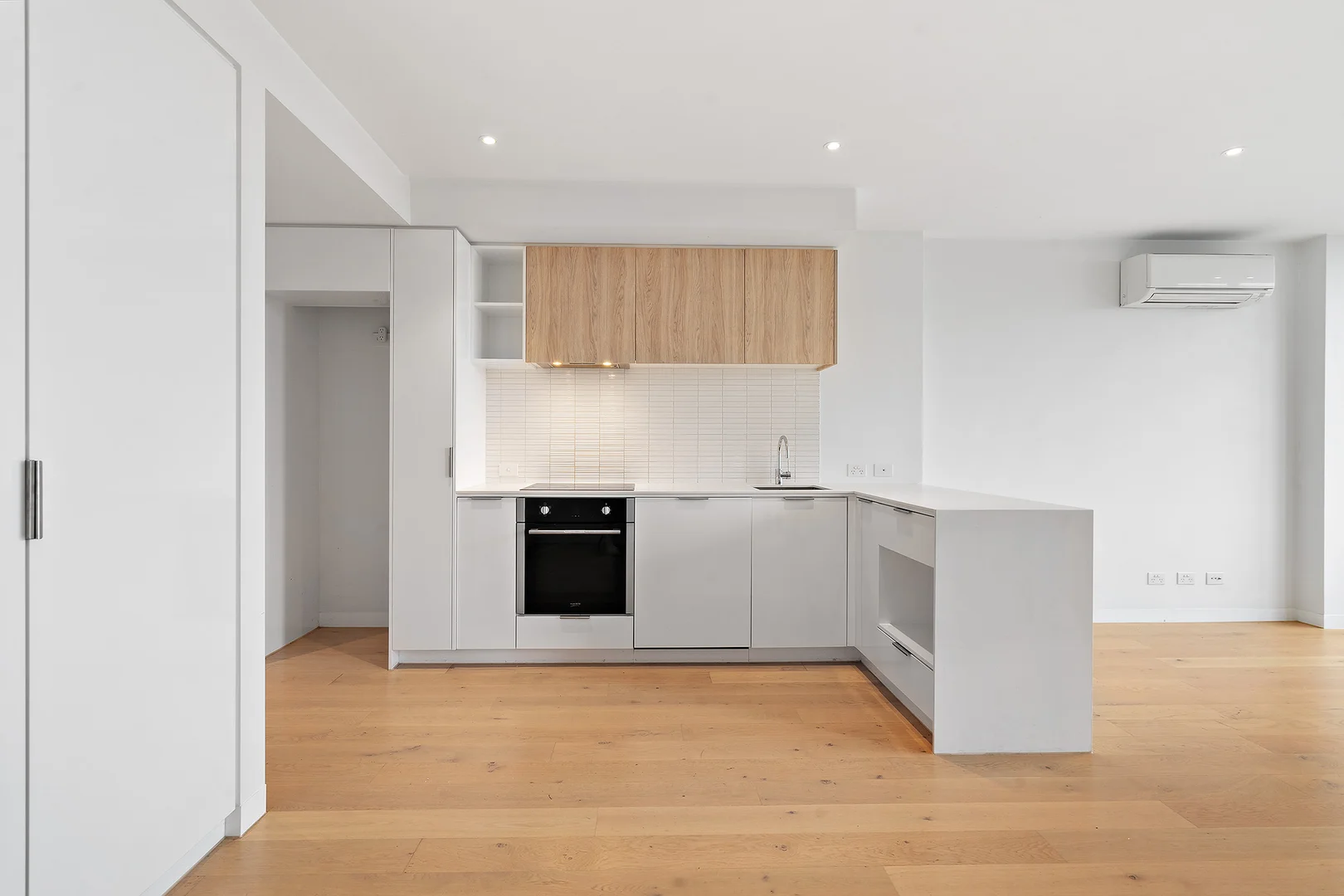 Additional image 2 of 1505/3-5 St Kilda Road, St Kilda VIC 3182