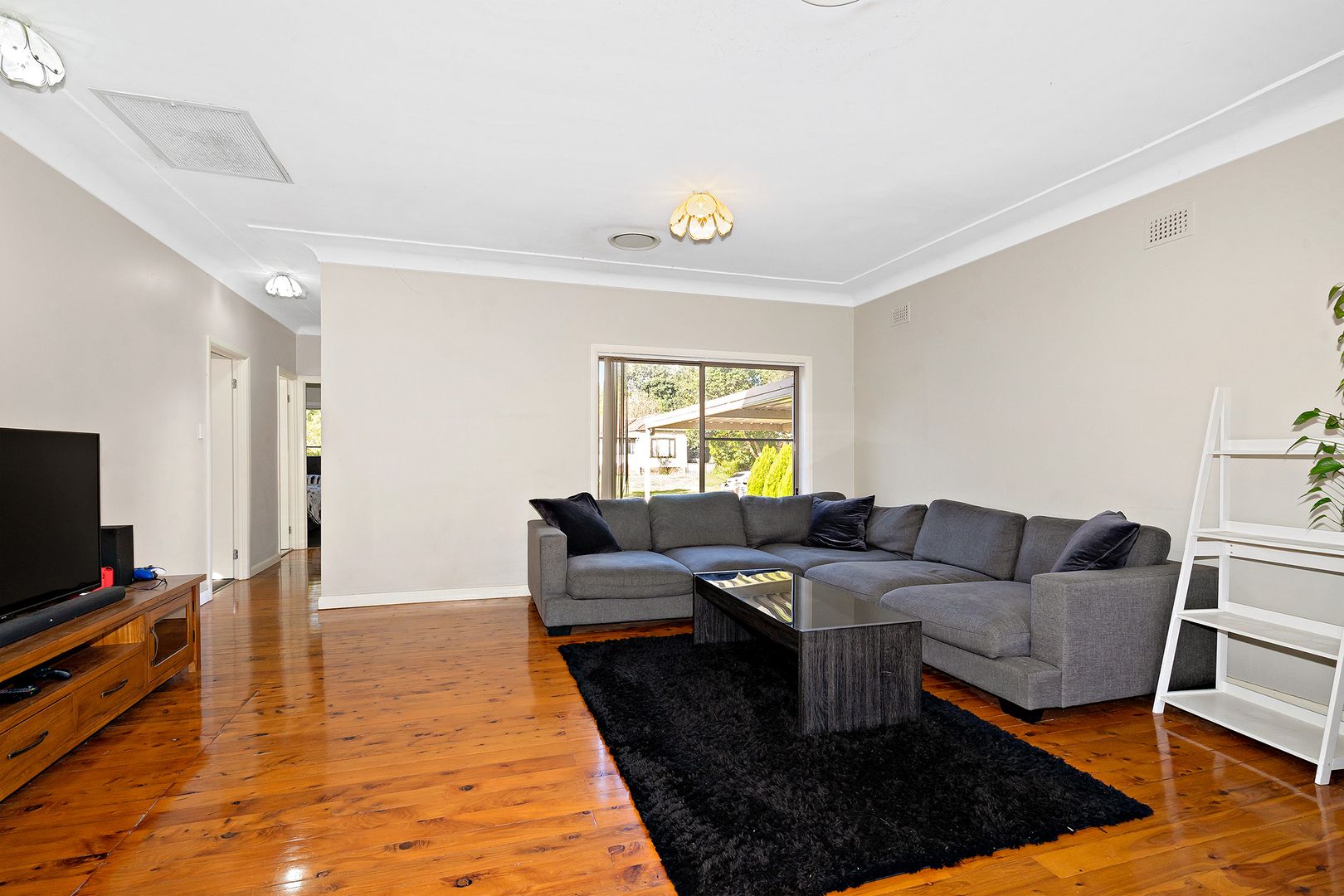 27 Penrose Crescent, South Penrith NSW 2750, Image 2