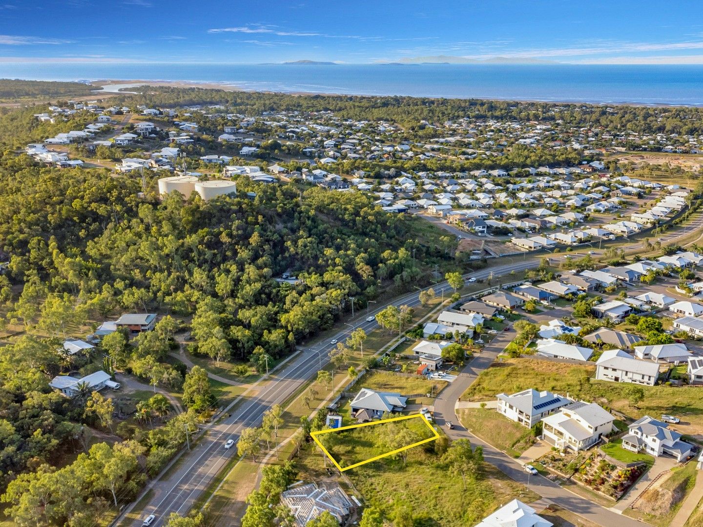 33 Deedes Crescent, Bushland Beach QLD 4818, Image 0