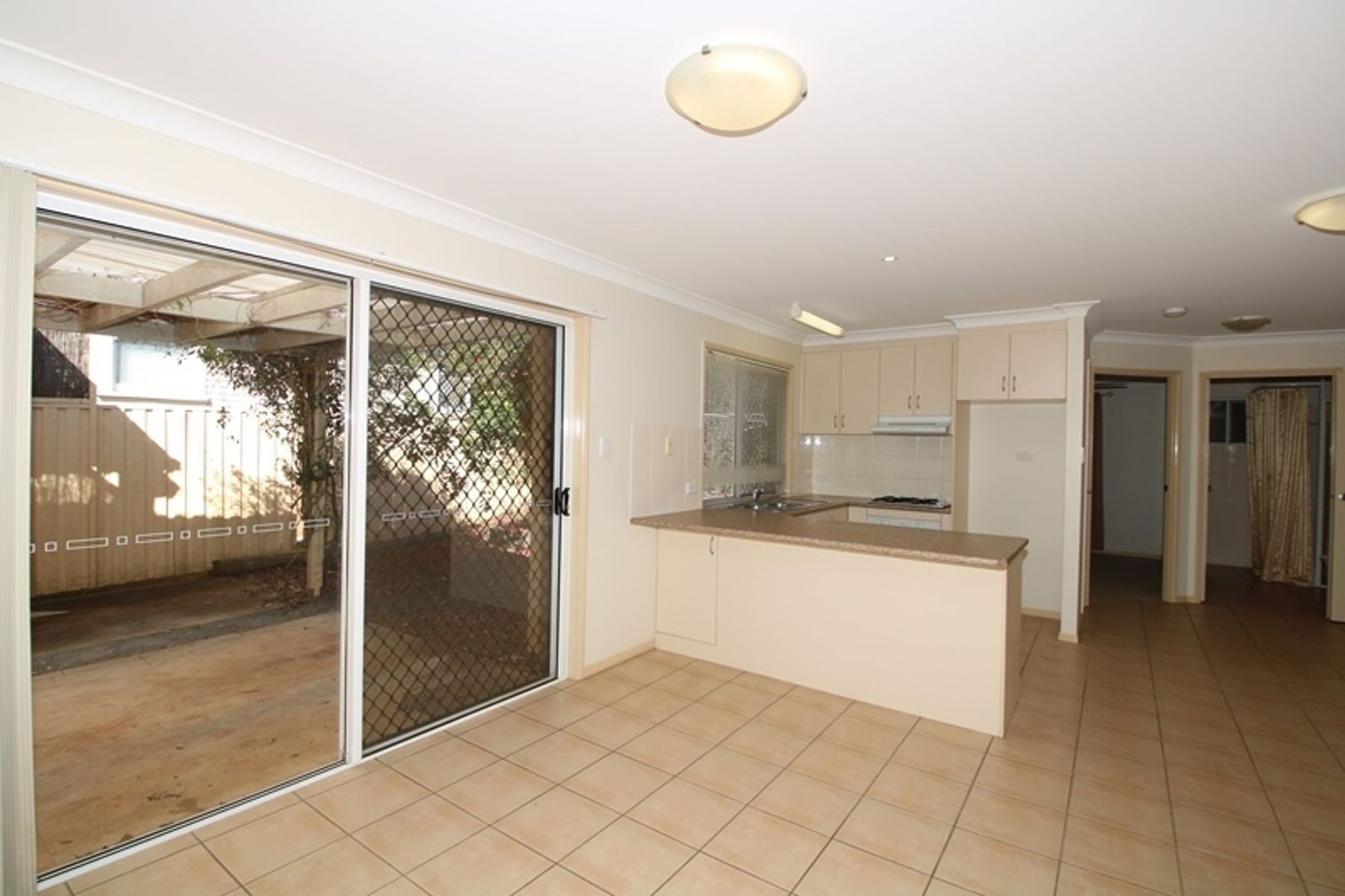 2/27 Norman Street, South Toowoomba QLD 4350, Image 2