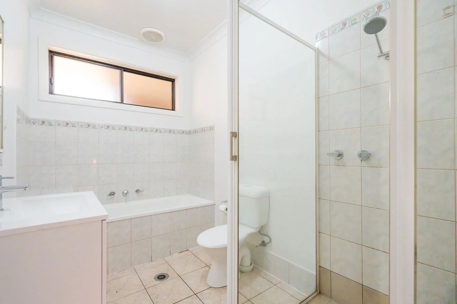 Additional image 9 of 9/415-419 Griffith Road, Lavington NSW 2641