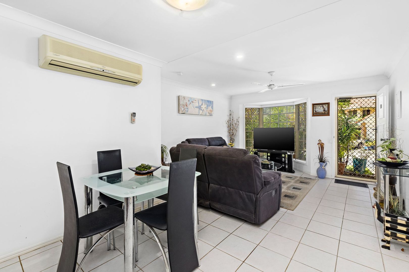 Unit 10/218 Queen Street, Cleveland QLD 4163, Image 2