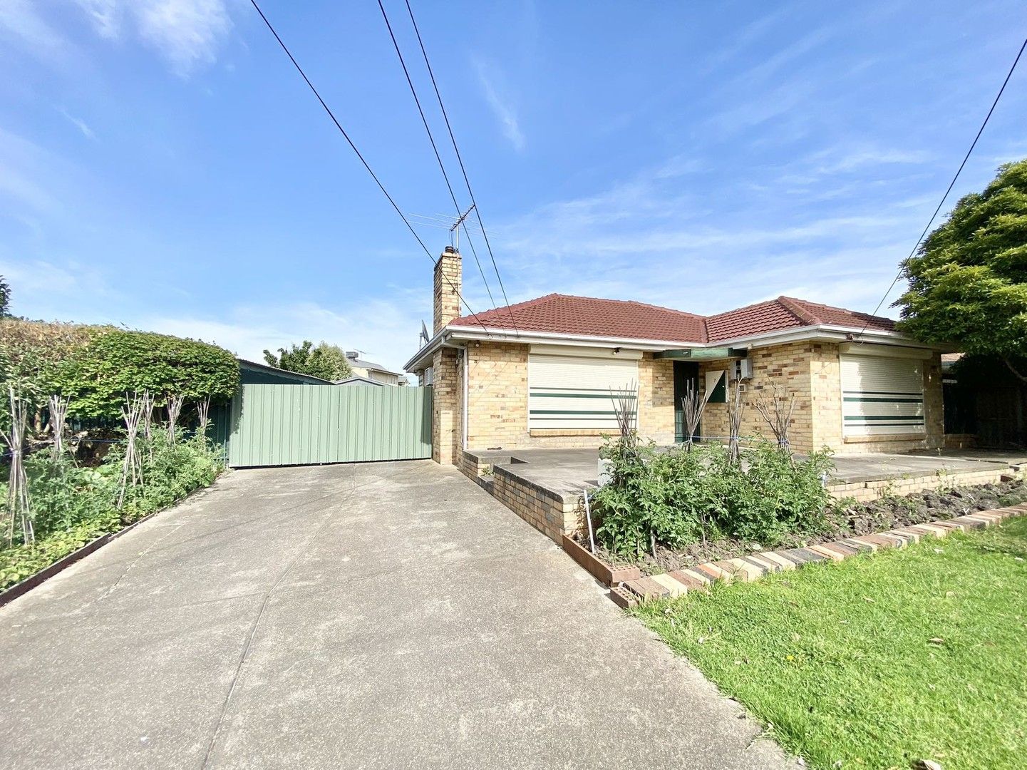 5 bedrooms House in 7 Blackley Court DEER PARK VIC, 3023